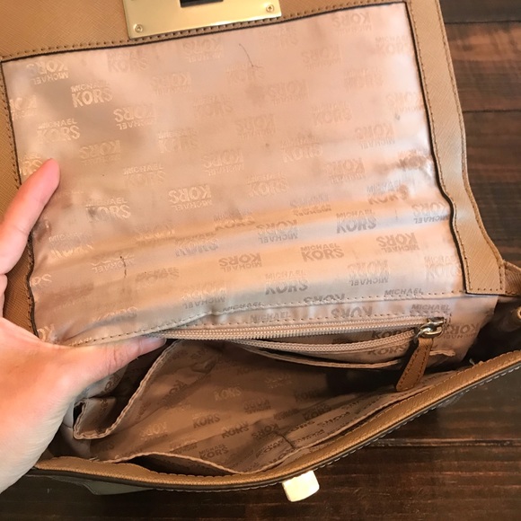 Michael Kors Crossbody Bag with silver hardware - Picture 3 of 4